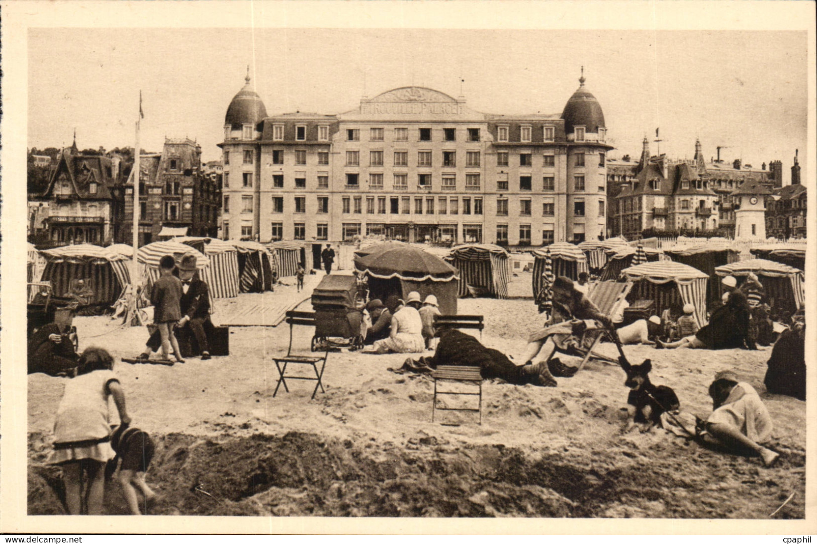 Trouville - La Reine des Plages - Le Trouville Palace CPA