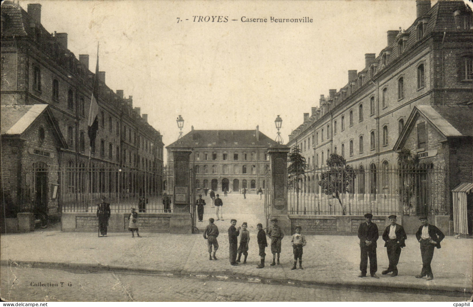 Troyes - Caserne Beuraonville CPA