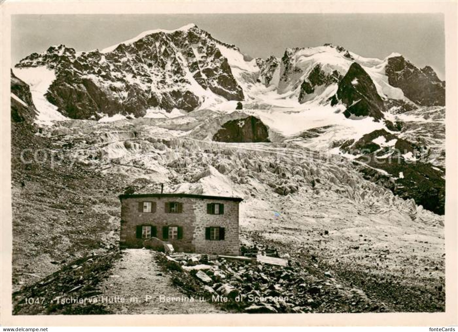 Tschierv Tschierf GR Huette mit Piz Bernina