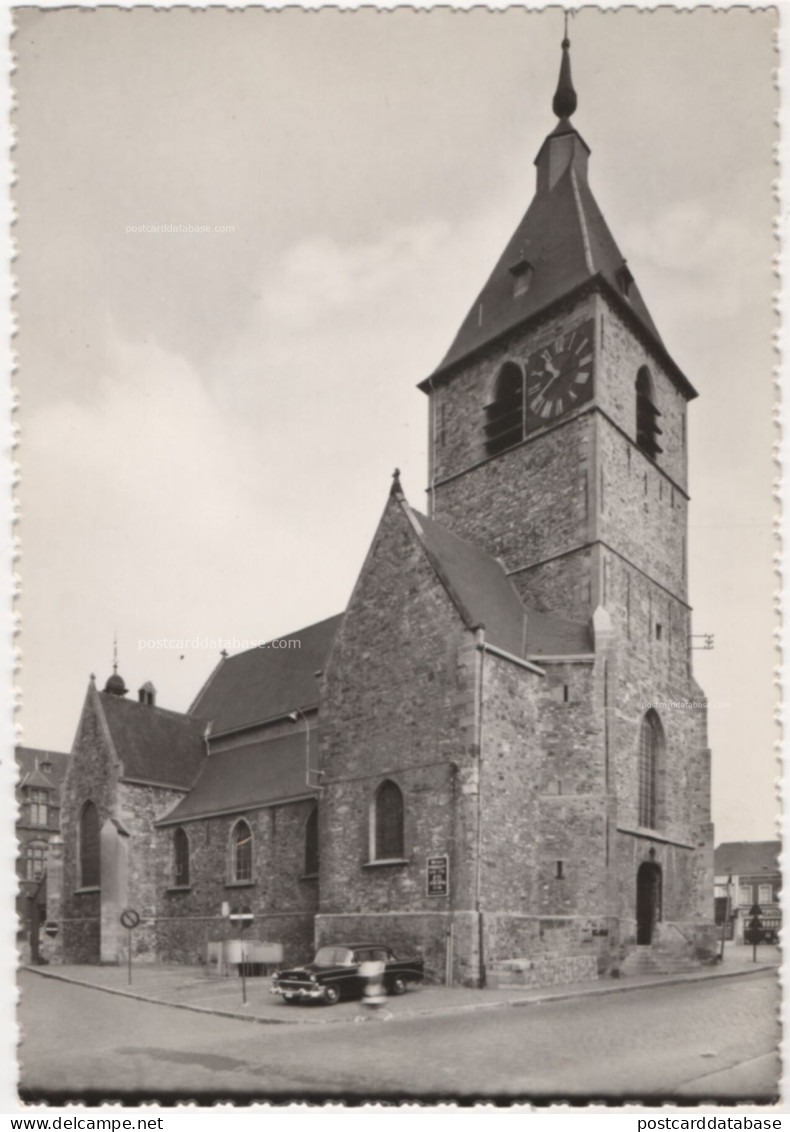 Tubize - L'Eglise - & old cars