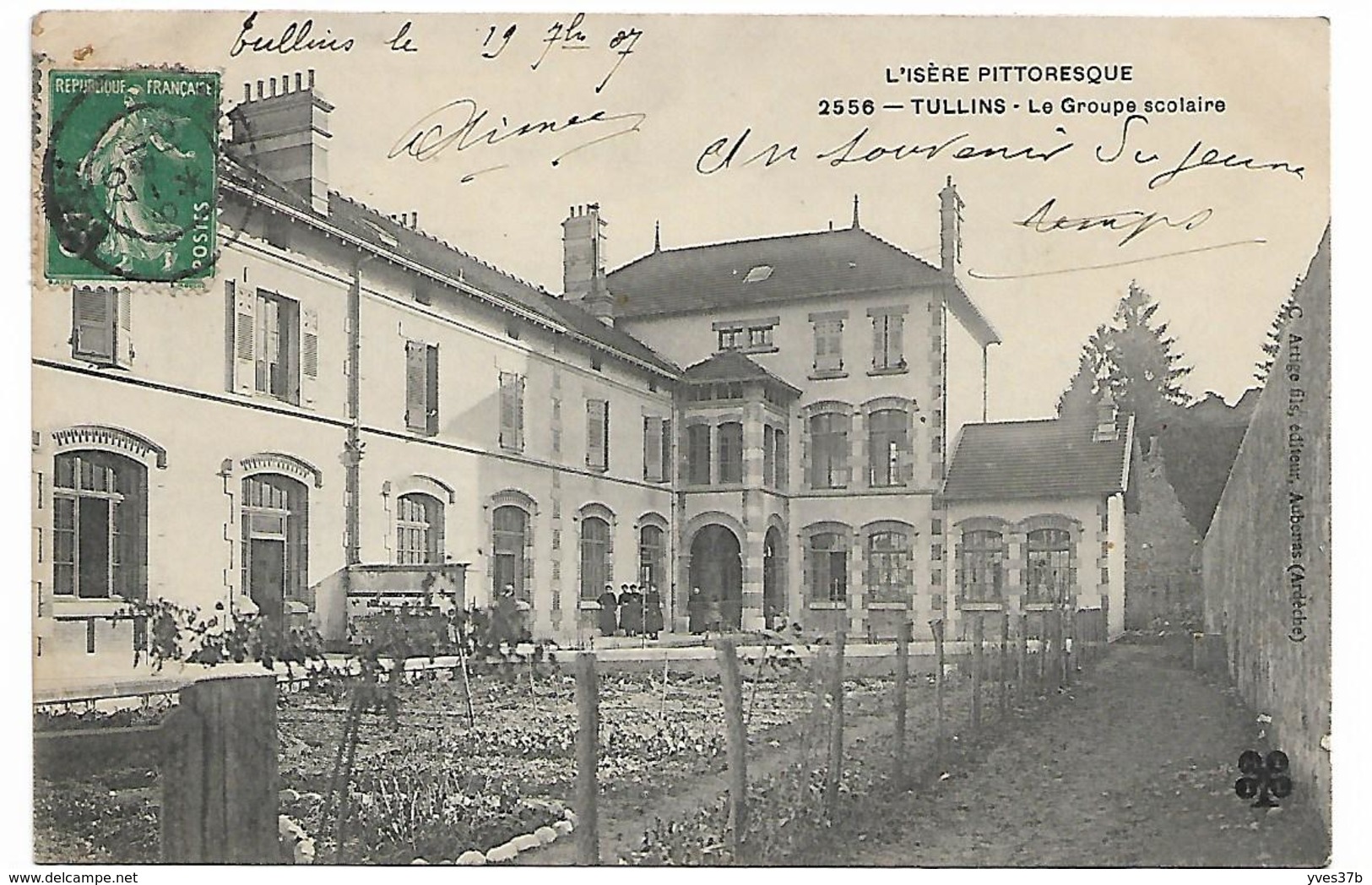 TULLINS - Le Groupe Scolaire