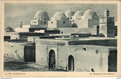 CPA TUNISIA KAIROUAN La Mosquee des Sabres (712693)
