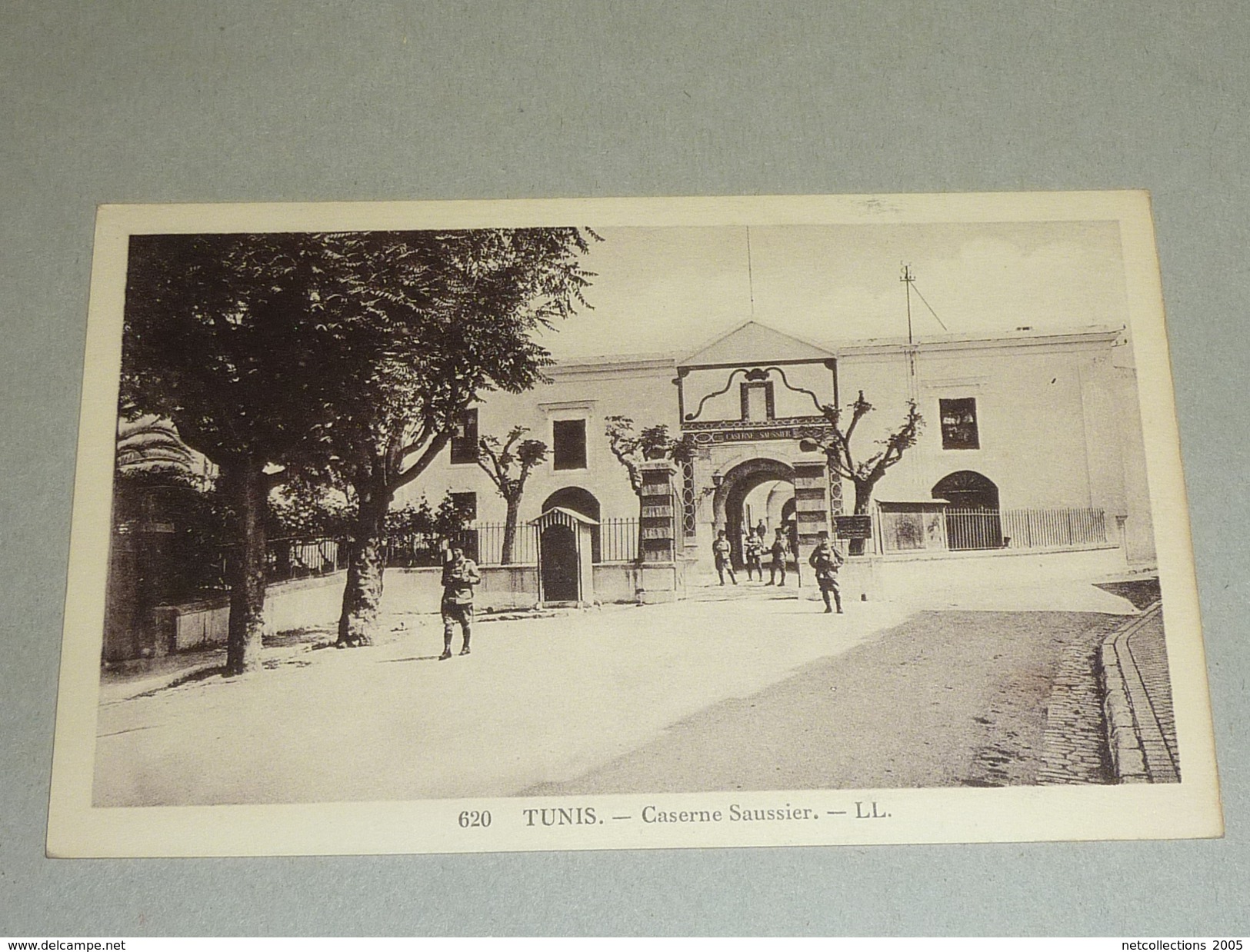 TUNISIE - CASERNE SAUSSIER - AFRIQUE TUNISIE (S)