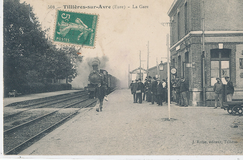 U 880 /CPA     TILLIERES SUR AVRE     LA GARE