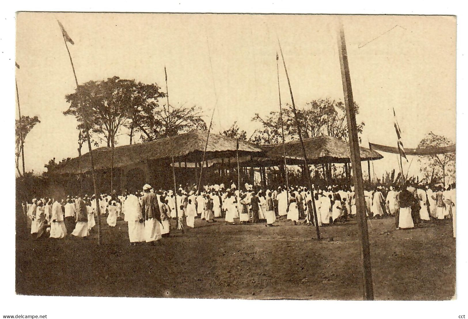 Uganda  Oeganda   Sur la place Royale, un jour de fête    Missionnaires d'Afrique (Pères Blancs)