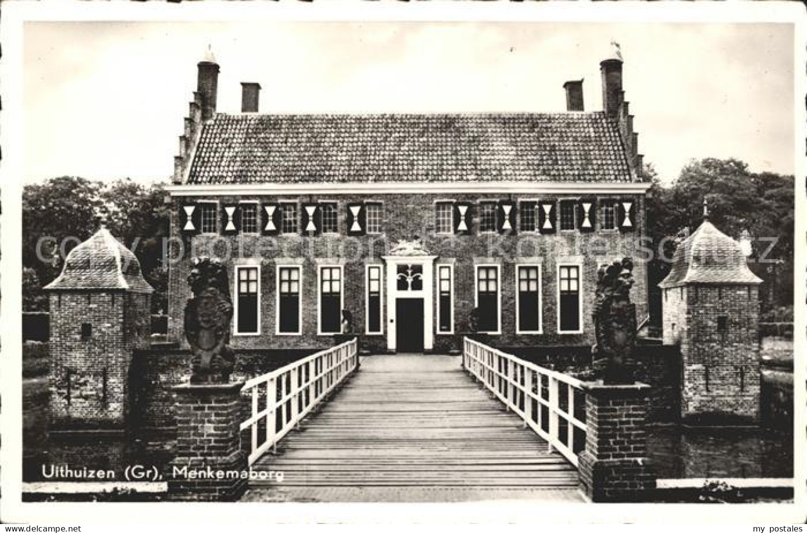 Uithuizen Menkemaborg Schloss Bruecke Skulptur