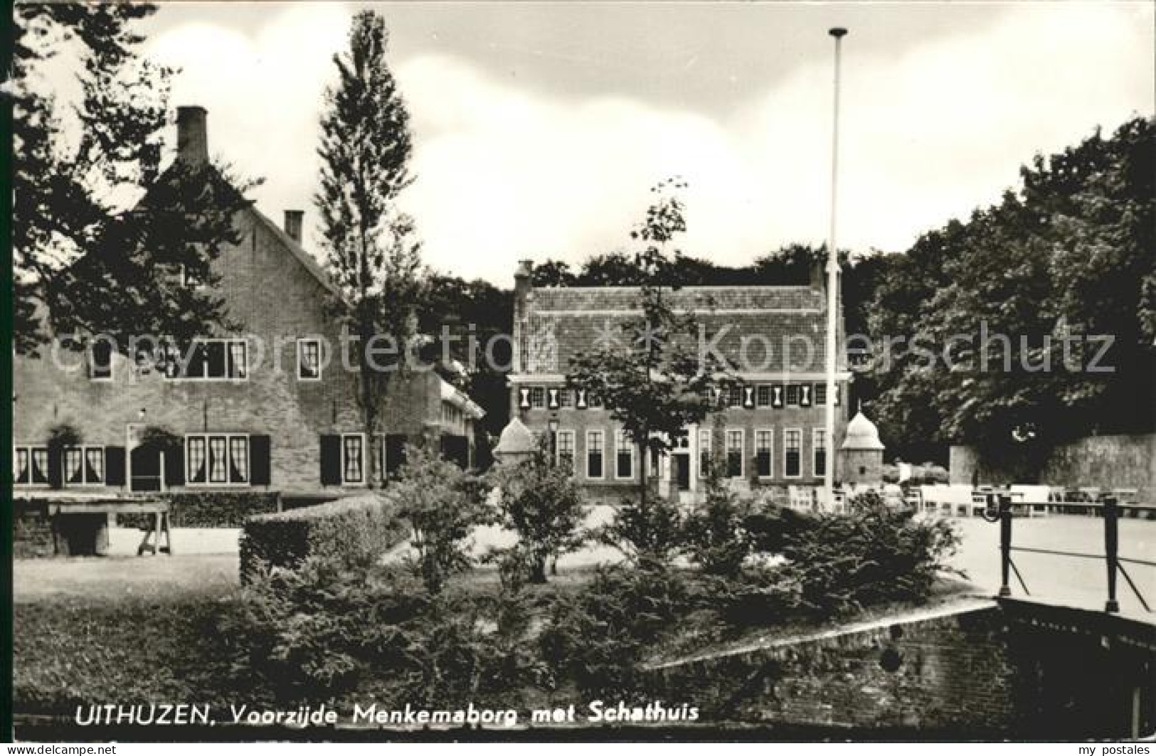 Uithuizen Voorzije Menkemaborg met Schathuis