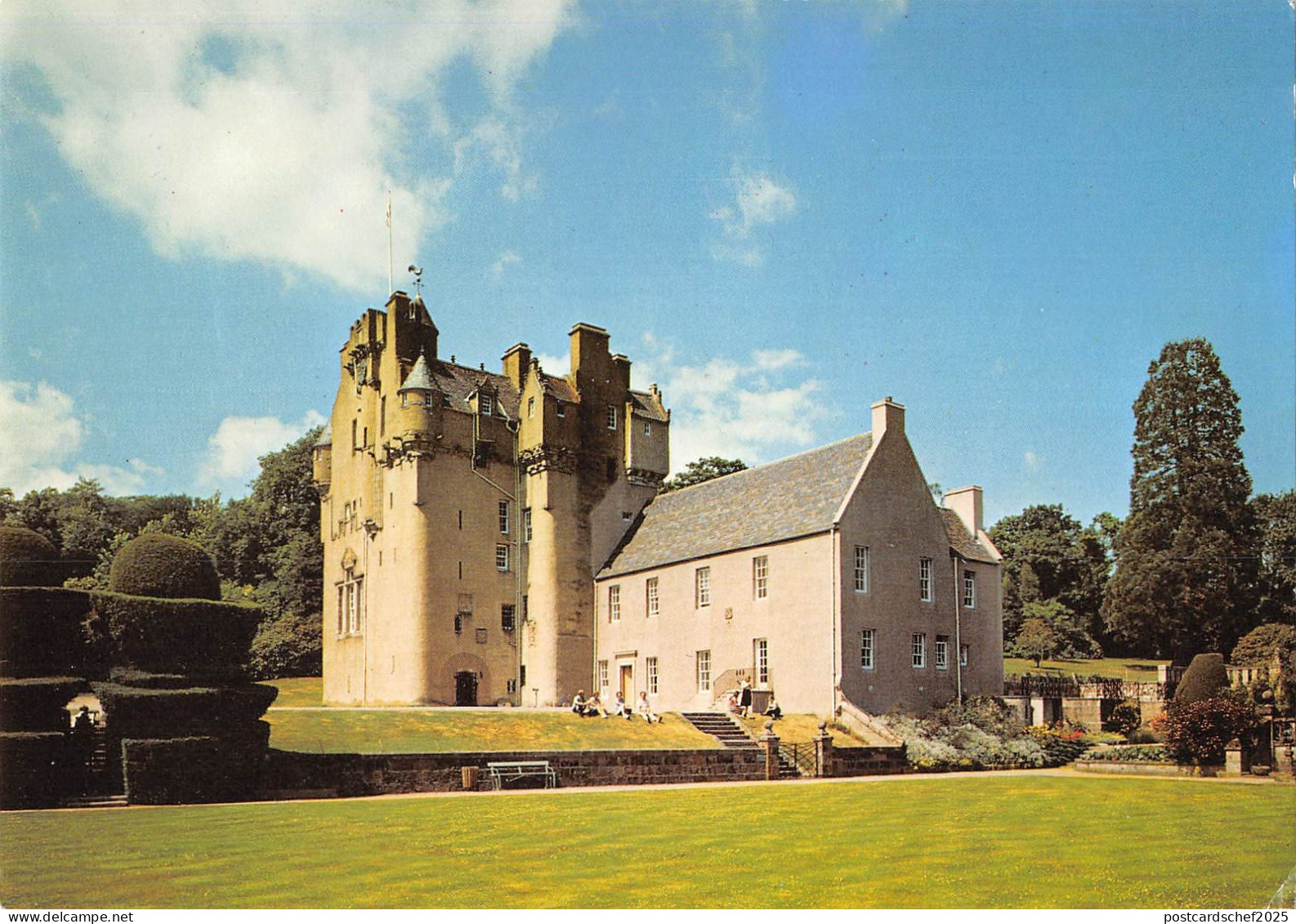 uk1675 crathes castle banchory kincardineshire scotland real photo uk
