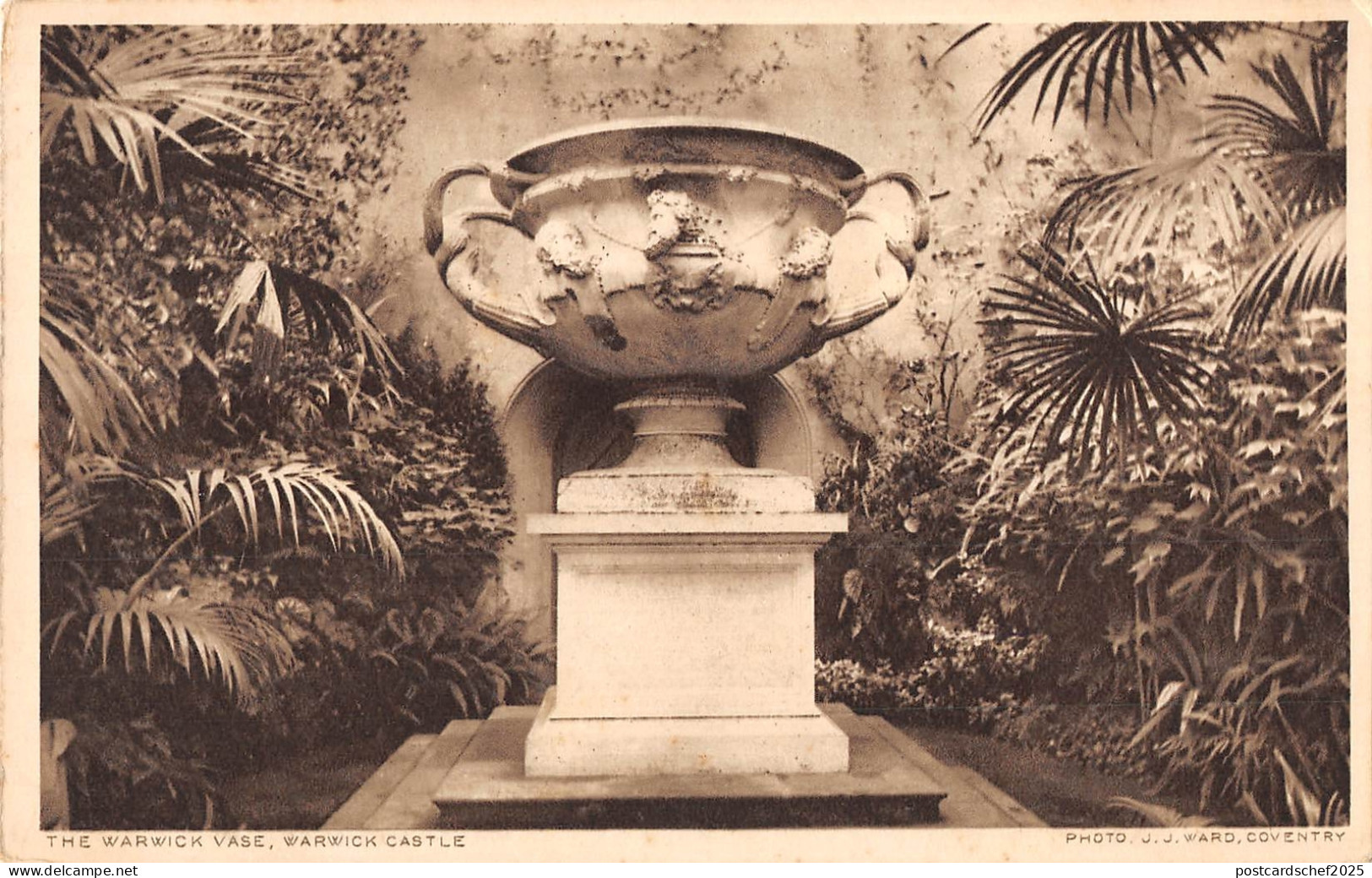 uk27901 warwick  vase warwick castle  real photo uk