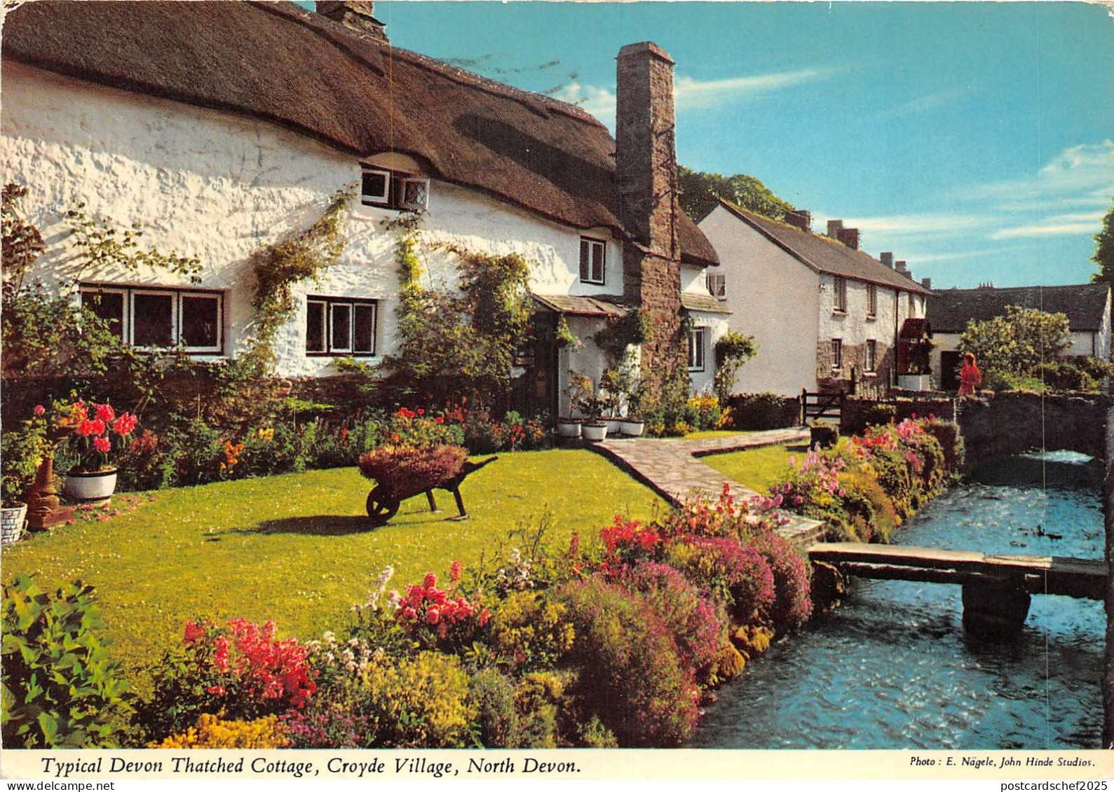 uk47274 typical devon thatched cottage croyde village north devon uk