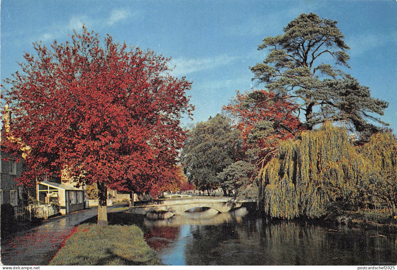 uk49975 bourton on the water gloucestershire uk
