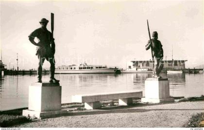 Balatonfuered Revesz es Halasz c. szobrok Denkmal Statuen