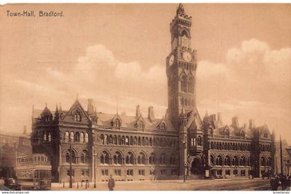 L235 England Town Hall Bradford vintage postcard