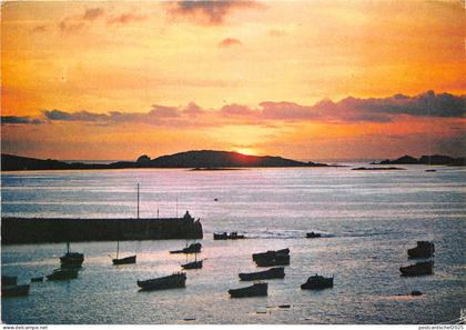 uk43228 st marys harbour isles of scilly uk