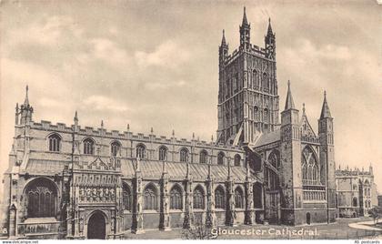 England Gloucester Cathedral vintage postcard B694