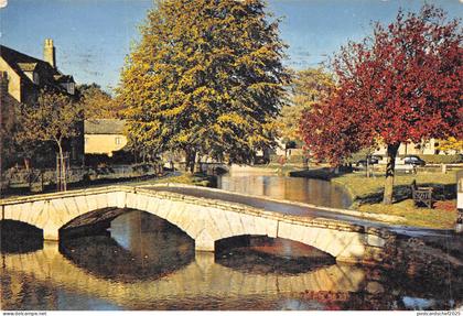 uk45983 bourton on the water gloucestershire uk