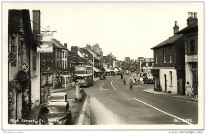 hunts, St. NEOTS, High Street, Bridge Hotel, Cars, Bus (1957) RPPC