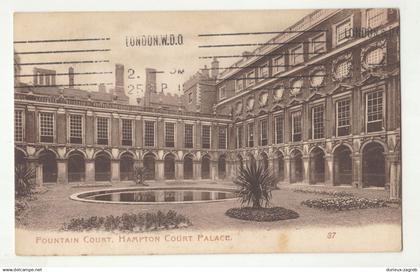 Fountain Court, Hampton Court Palace old postcard posted 19?? to Croatia z211202
