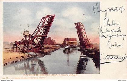 Usa - CHICAGO (IL) Jack-Knife bridge over Chicago river