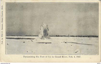PC US, MI, GRAND RAPIDS, DYNAMITING SIX FEET OF ICE, Vintage Postcard (b32102)