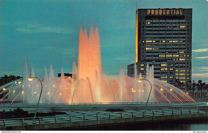B353 US Jacksonville Florida Fountain of Friendship Prudential Building postcard