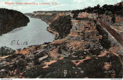 br105718 niagara george approaching lewiston new york