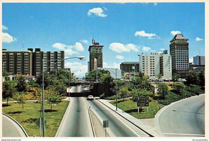 ETATS UNIS FRESNO DOWNTOWN FRESNO MODERN AND BEAUTIFUL HIGHW