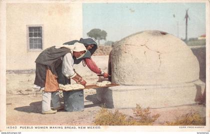 B029 US Pueblo Women Marking Bread Native Americans New Mexico vintage postcard