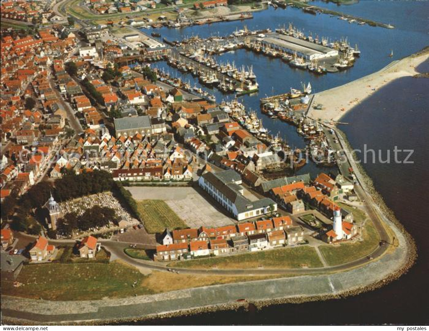 Urk Fliegeraufnahme mit Hafen