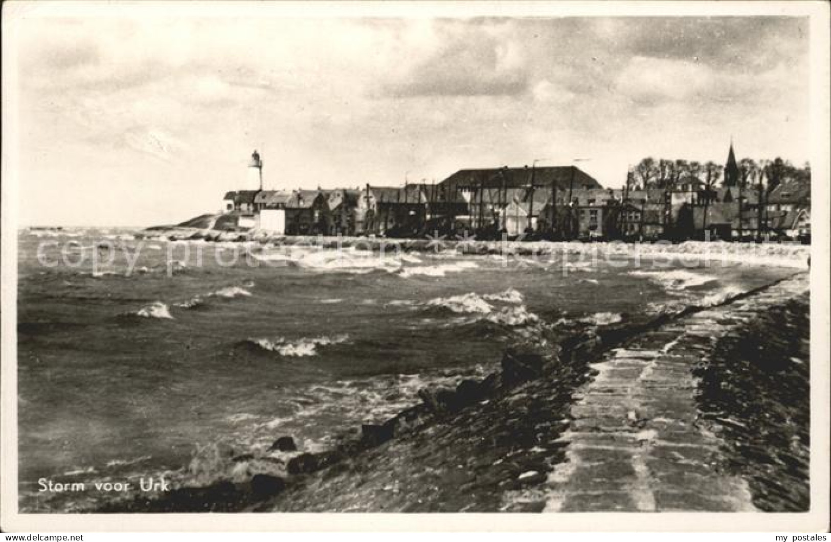Urk Storm Blick vom Deich Sturm Leuchtturm