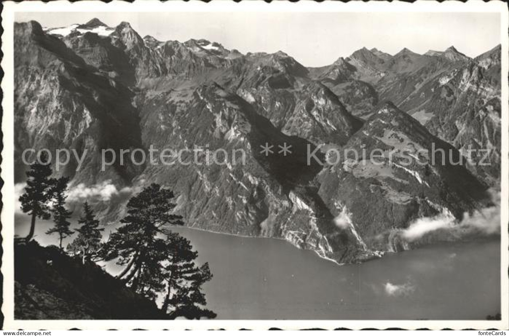 Urnersee mit Isenthal Urirotstock und Brisenkette