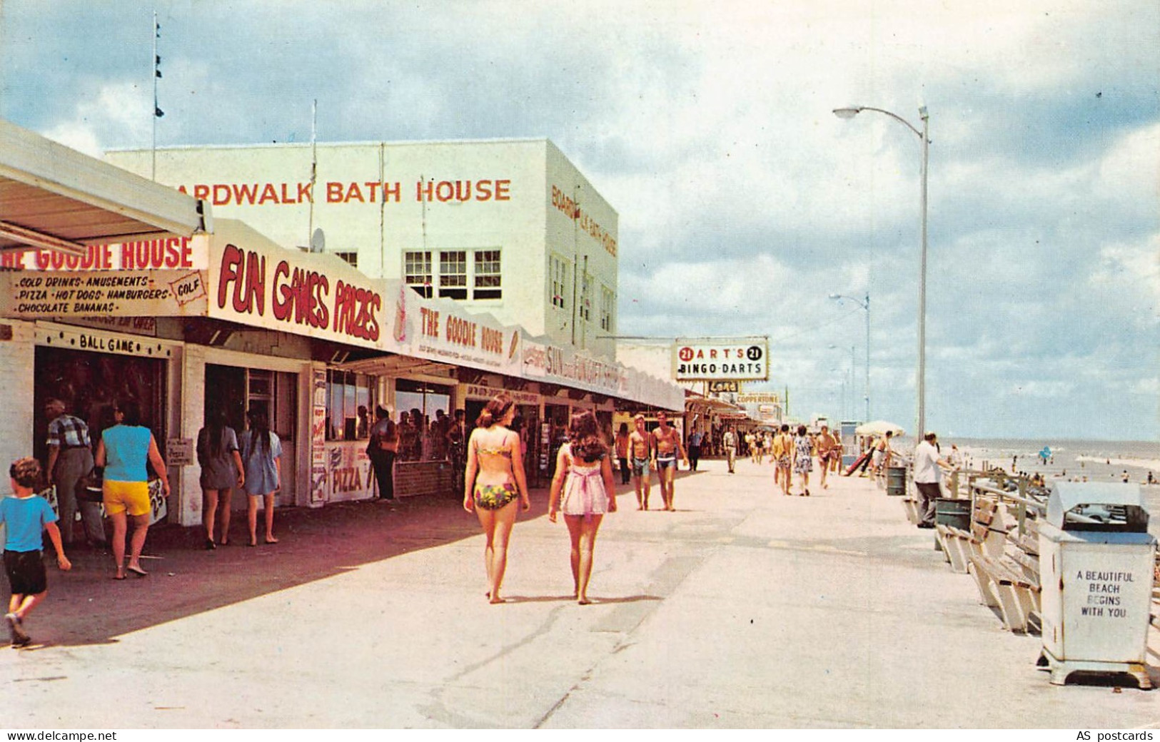 US Florida Typical Scene Boardwalk Jacksonville Fun Games vintage postcard B954