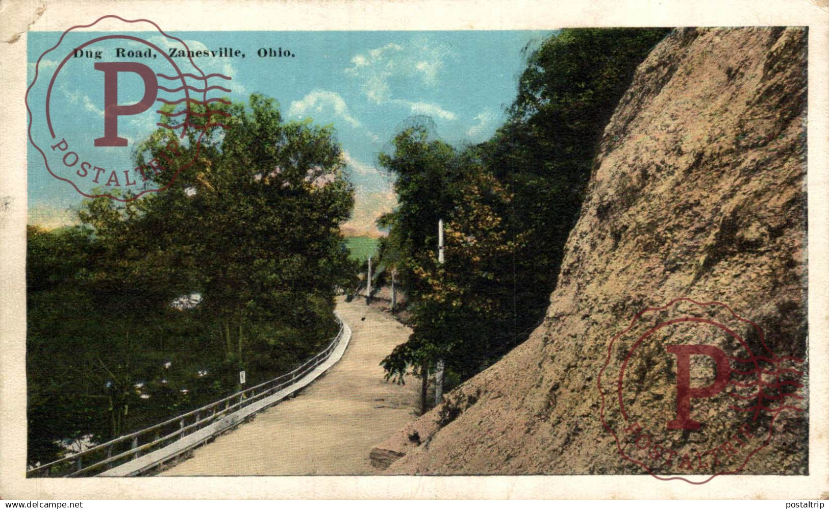 USA. ZANESVILLE, OHIO. DUG ROAD.