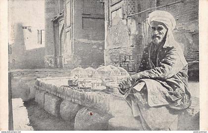 Uzbekistan - SAMARKAND - Quail merchant