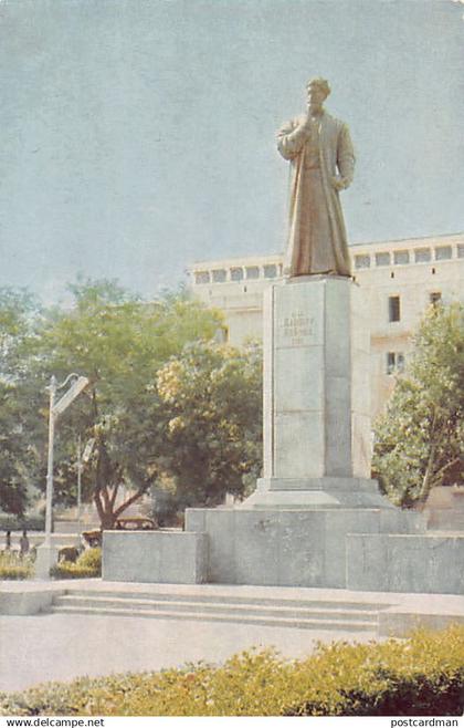 Uzbekistan - TASHKENT - Monument to Alisher Navoi