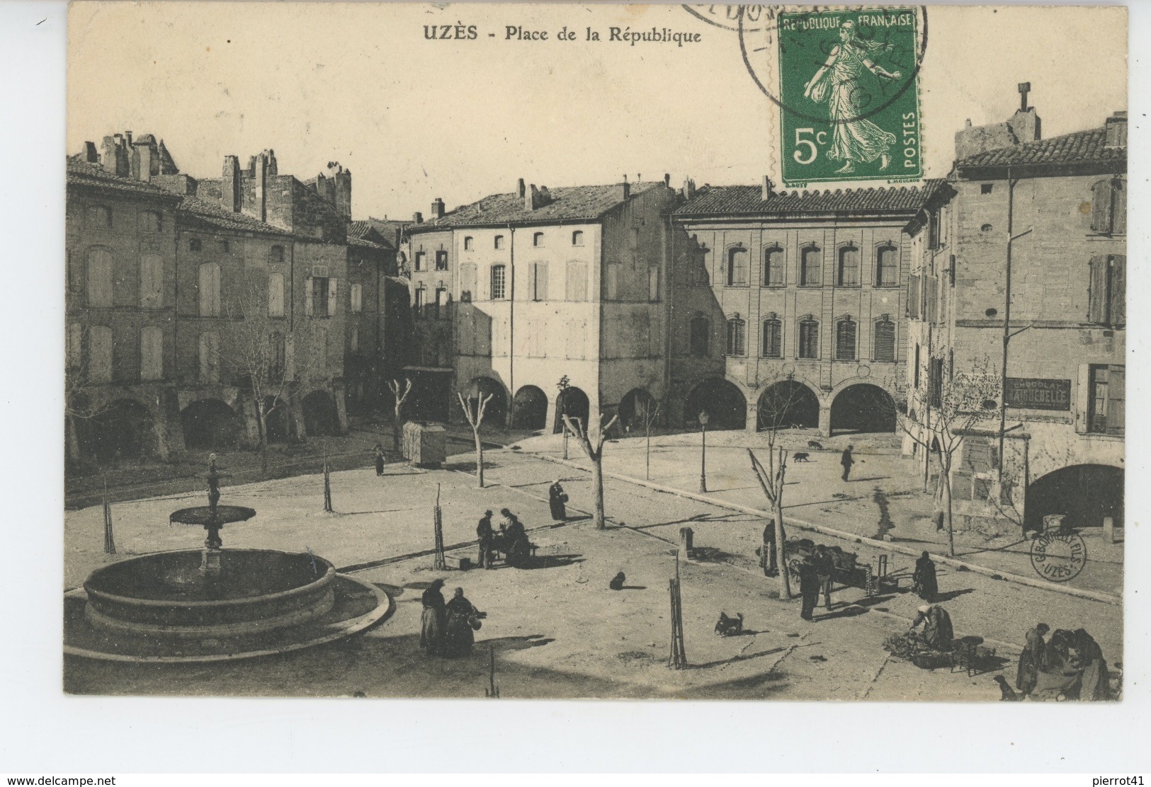 UZES - Place de la République