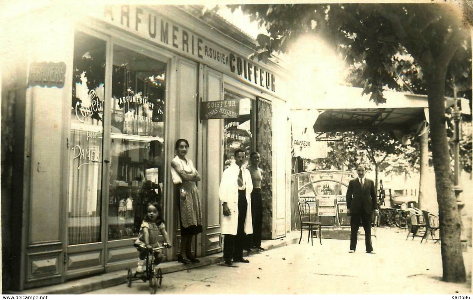 uzès uzes * carte photo * devanture Parfumerie Raoul SUGIER Coiffeur bd esplanade * parfumeur coiffure commerce magasin