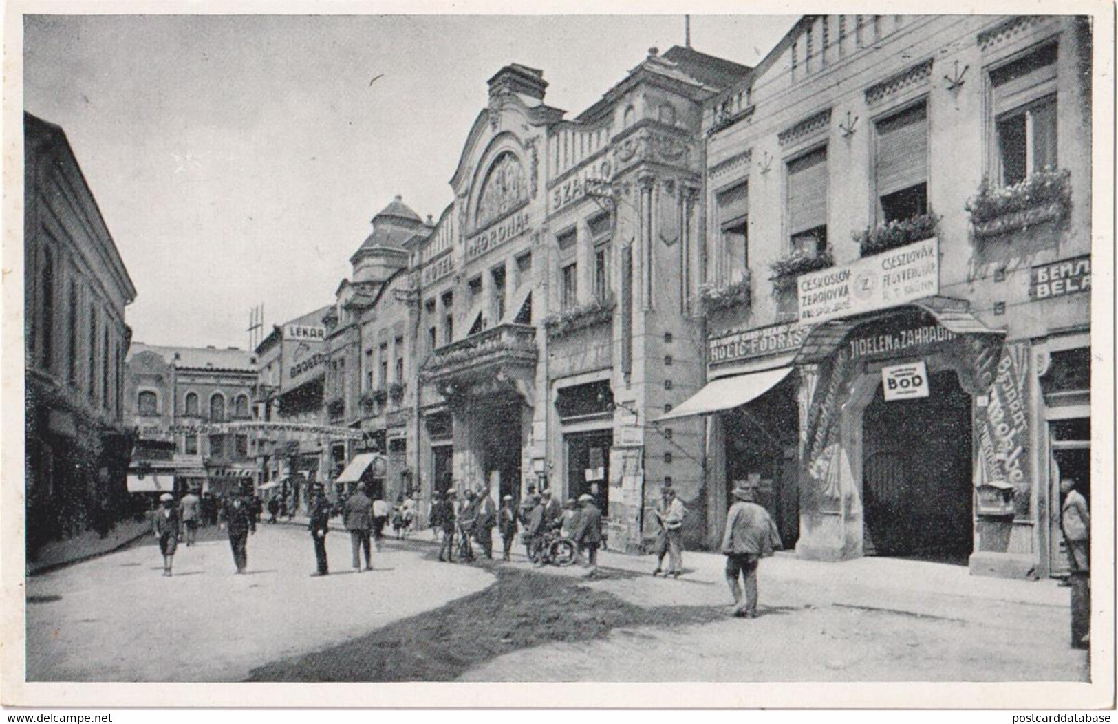 Uzhorod - Hotel Koruna a Fencikovo námesti - Ужгород - & hotel
