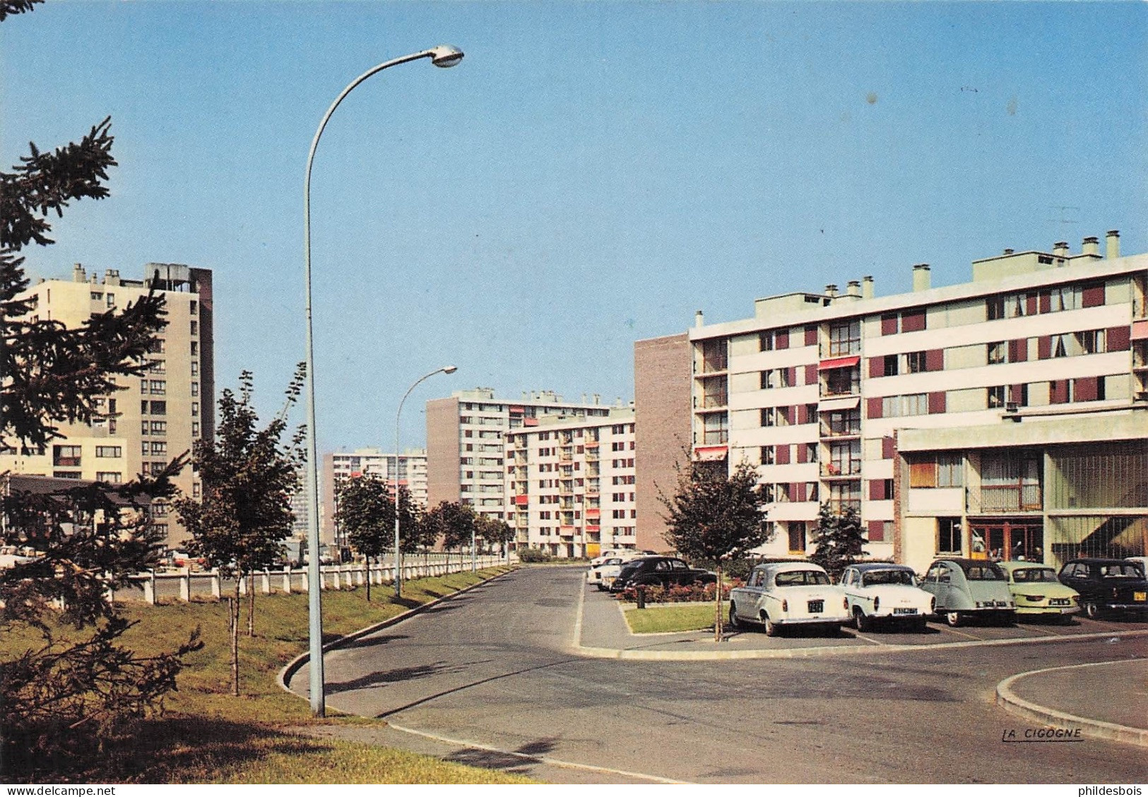 VAL D'OISE  GARGES LES GONESSES  " la dame blanche "  (cpsm)