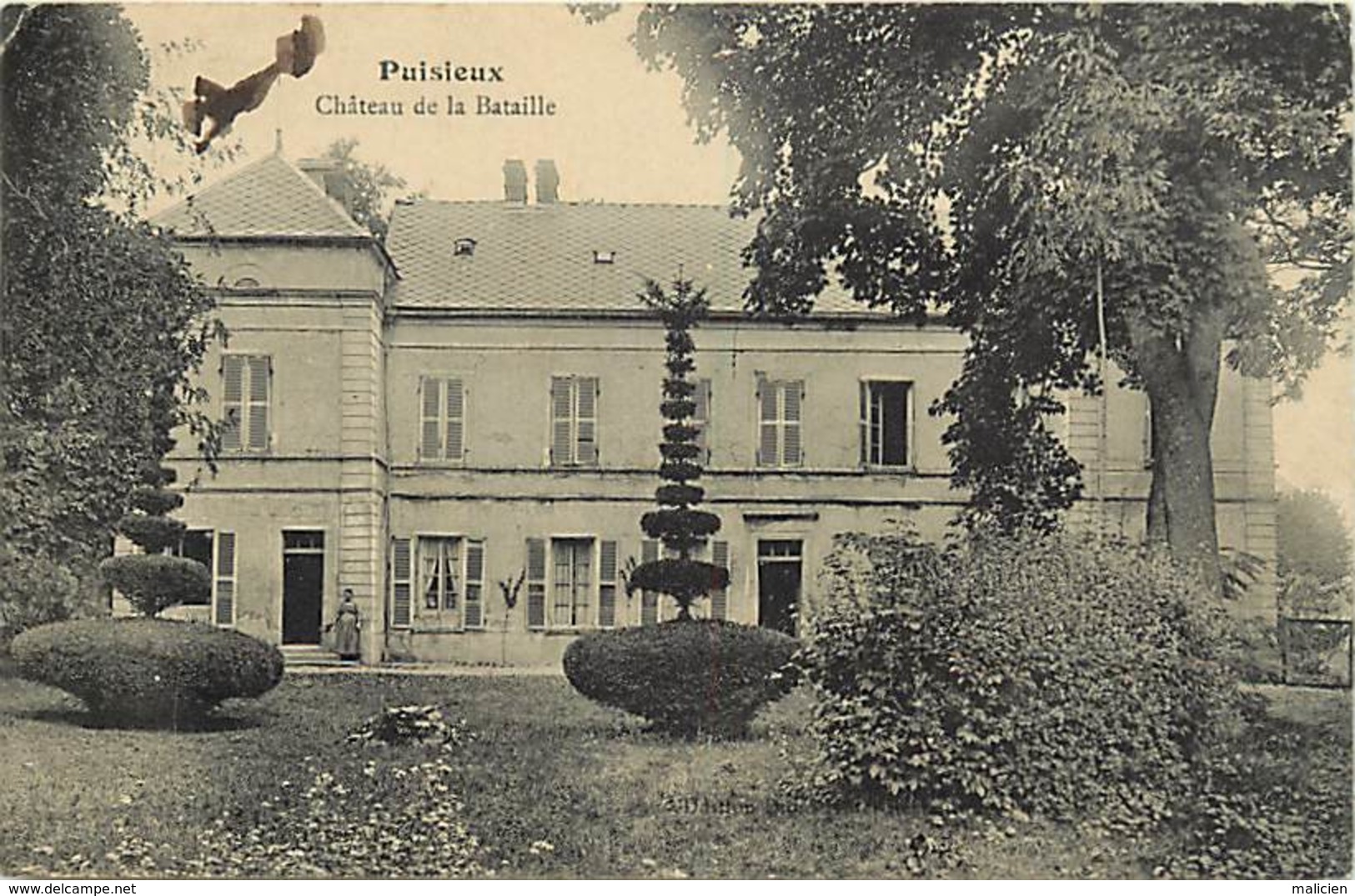 - val d'oise -ref-656- puisieux en france - chateau de bataille - arbre taillé - arbres - chateaux -