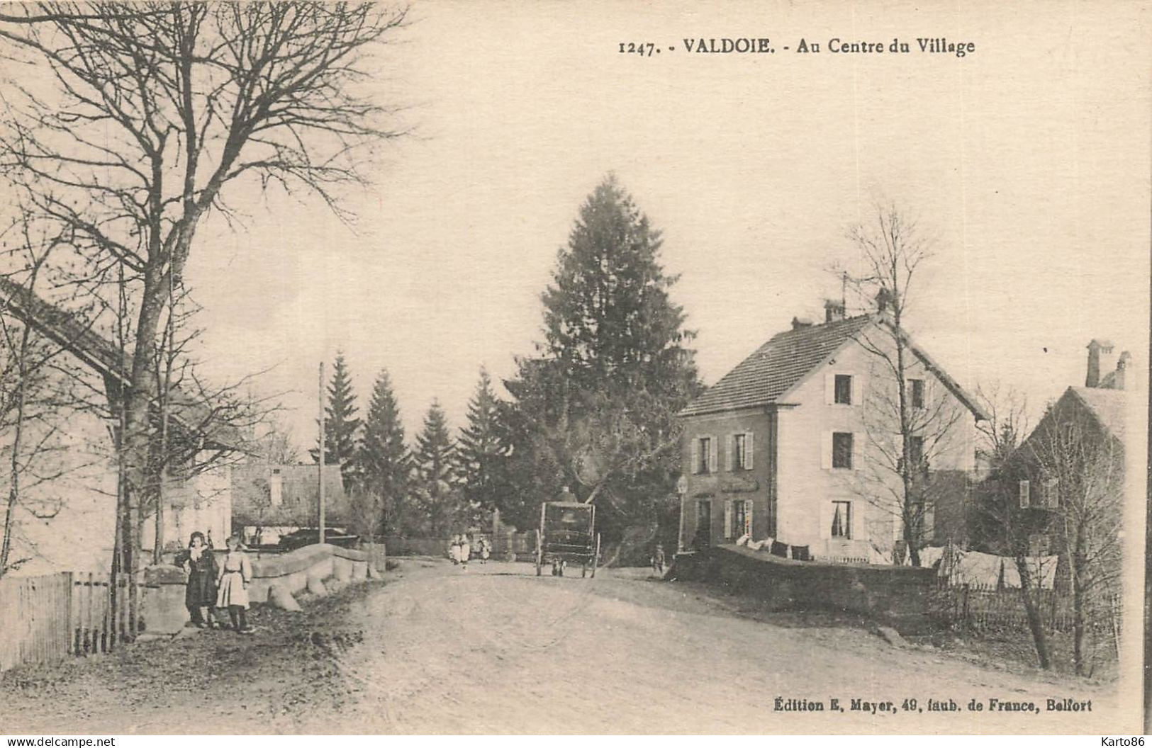 valdoie * rue , au centre du village