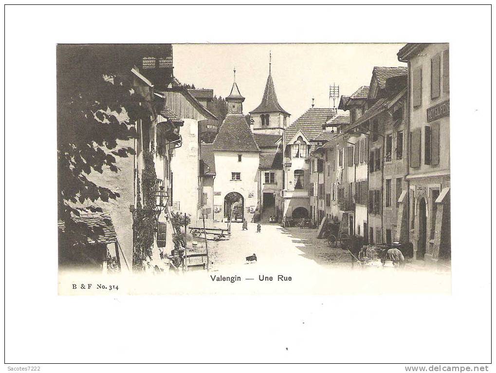 VALENGIN - Une rue -
