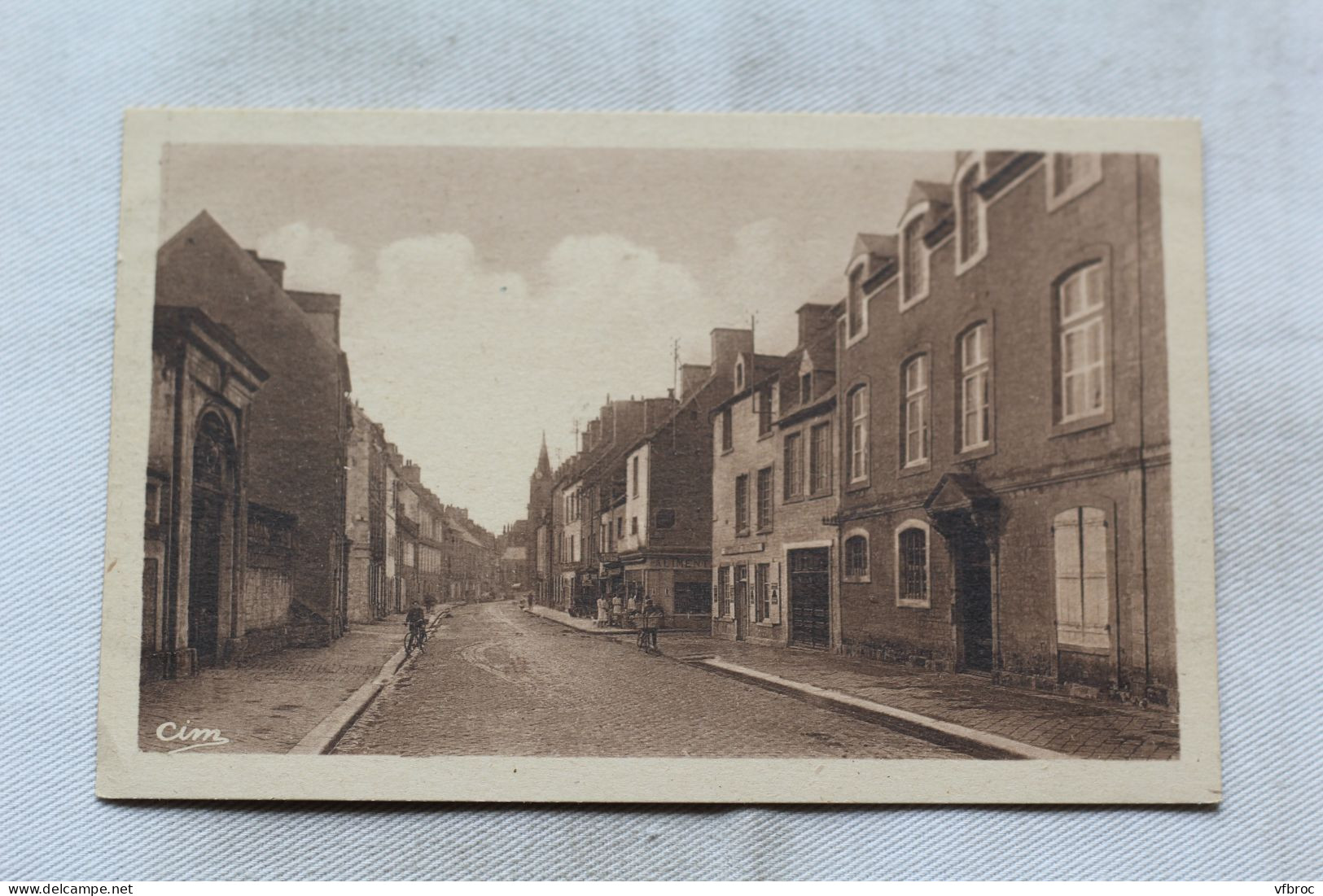 Valognes, la rue de Poterie, Manche 50