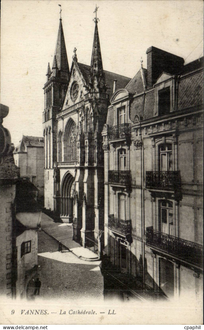 Vannes CPA La cathedrale