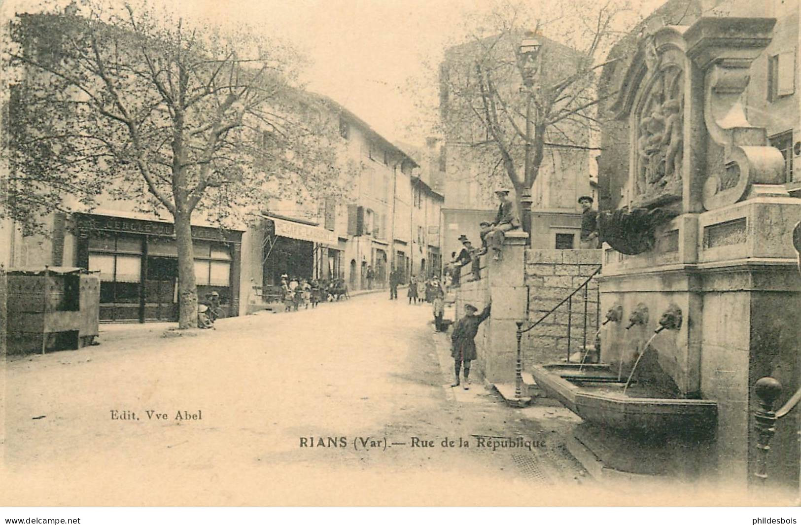 VAR  RIANS  place de la république