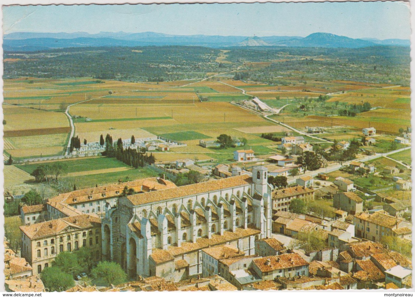 Var : SAINT  MAXIMIN  la  SAINTE  BAUME : vue  arienne