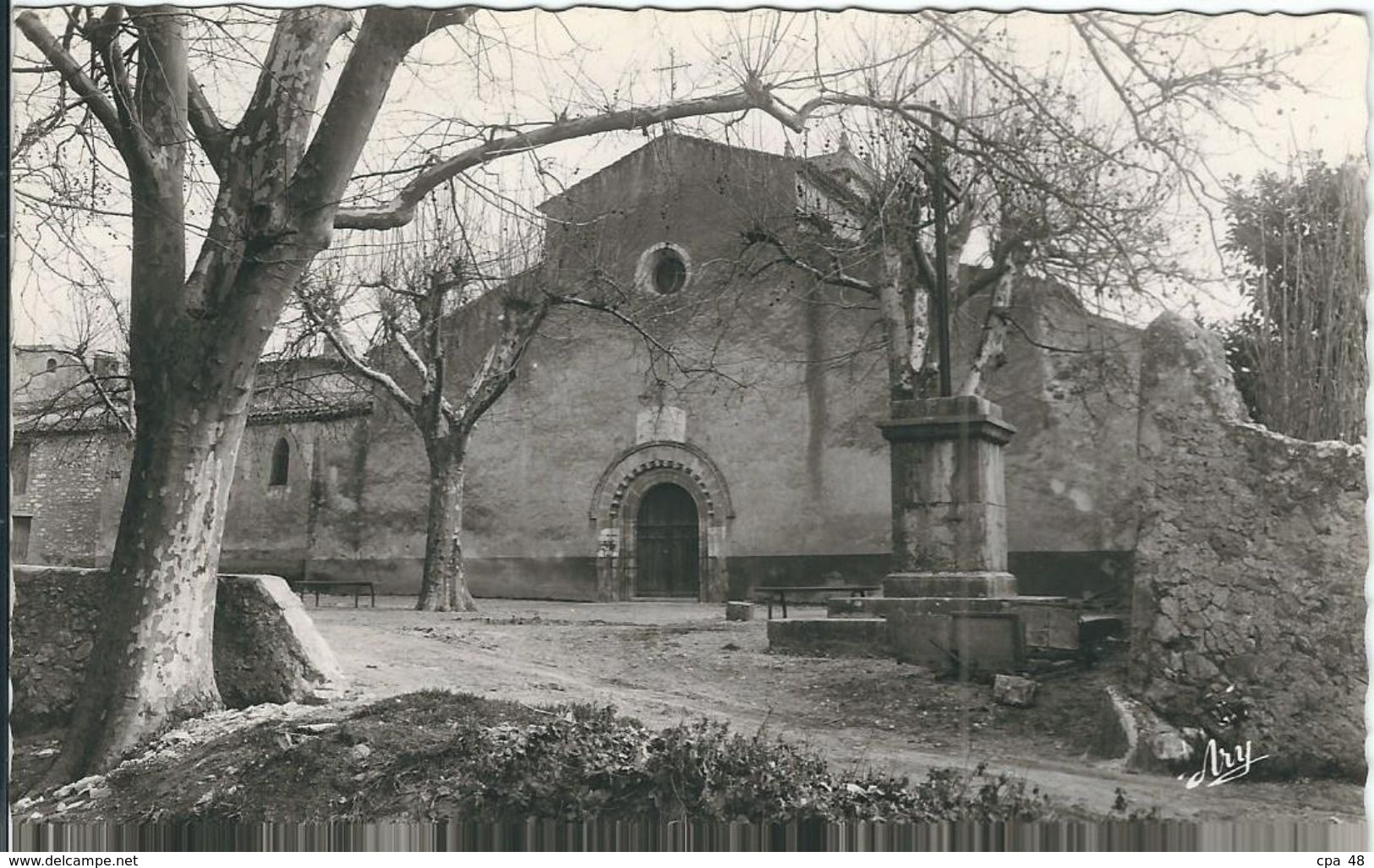 Var : Signes, L'Eglise
