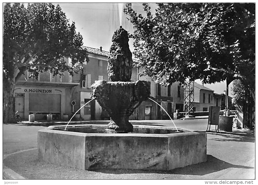 VAUCLUSE  84  PERNES LES FONTAINES  LA FONTAINE VILLENEUVE