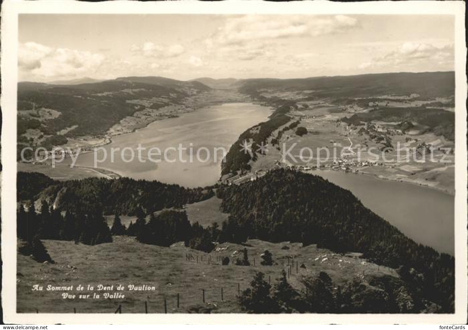 Vaulion Sommet de la Dent de Vaulion Vue sur la Vallee Lac
