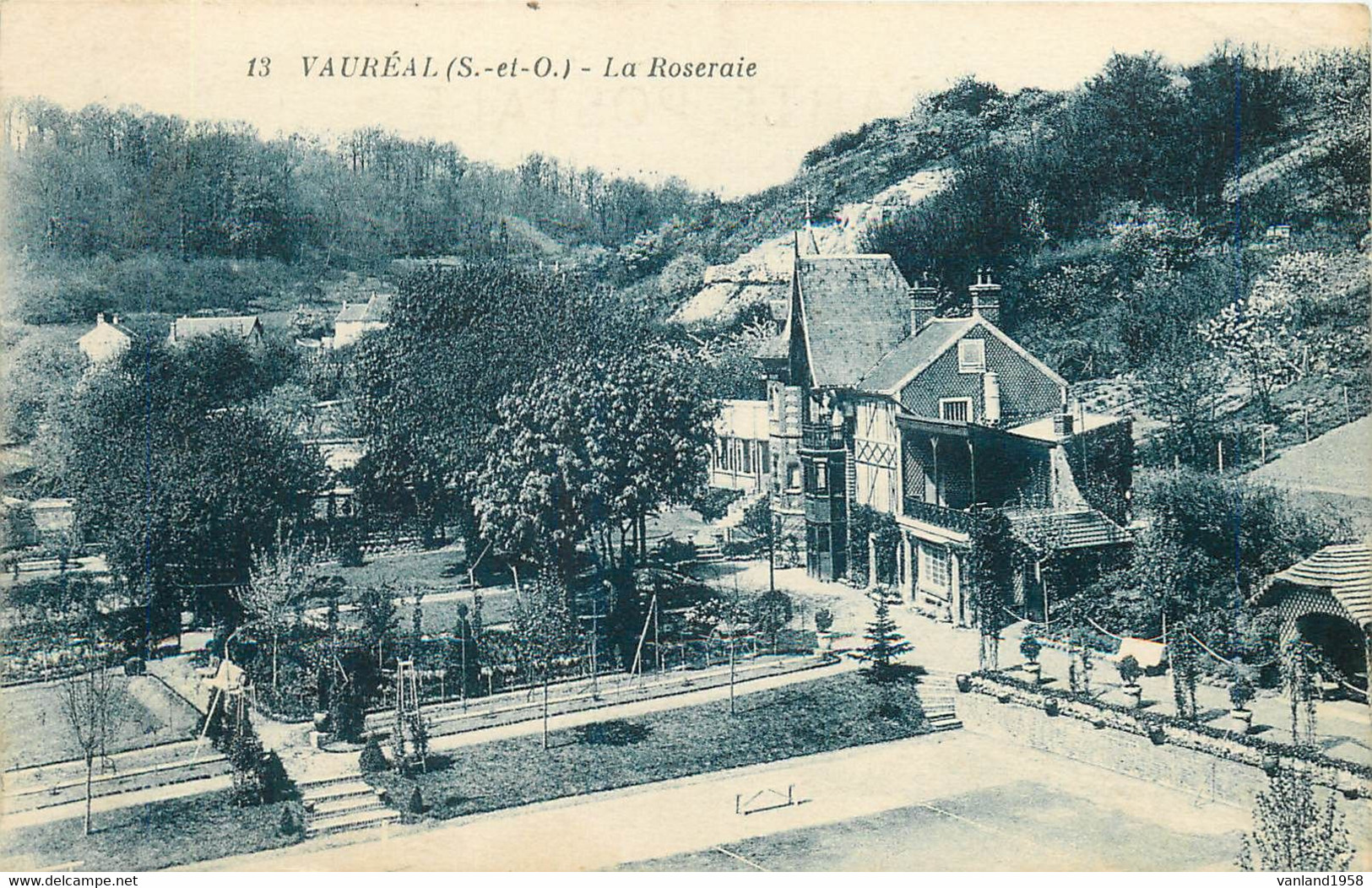 VAUREAL - la roseraie